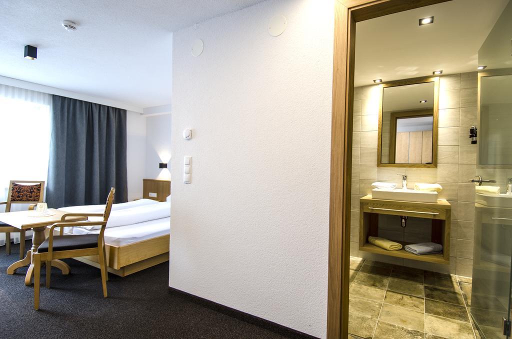 Hotel Garni Persutt อิสชเกิล ภายนอก รูปภาพ