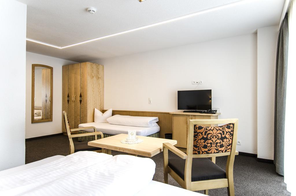 Hotel Garni Persutt อิสชเกิล ภายนอก รูปภาพ