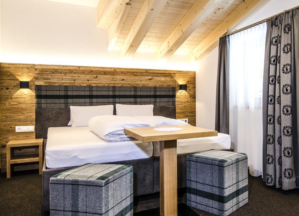 Hotel Garni Persutt อิสชเกิล ภายนอก รูปภาพ
