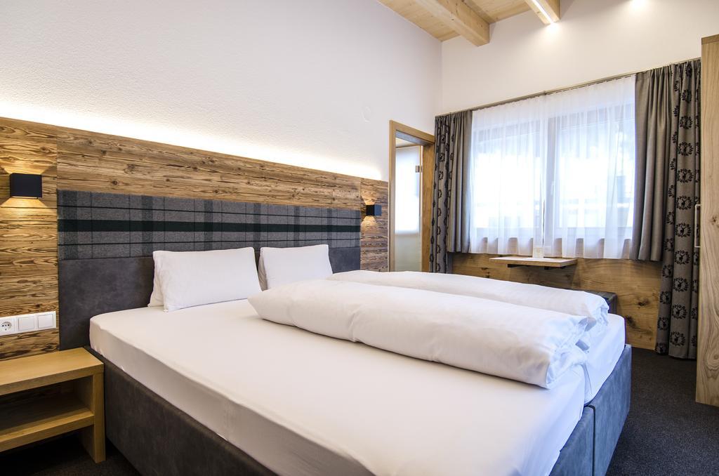 Hotel Garni Persutt อิสชเกิล ภายนอก รูปภาพ